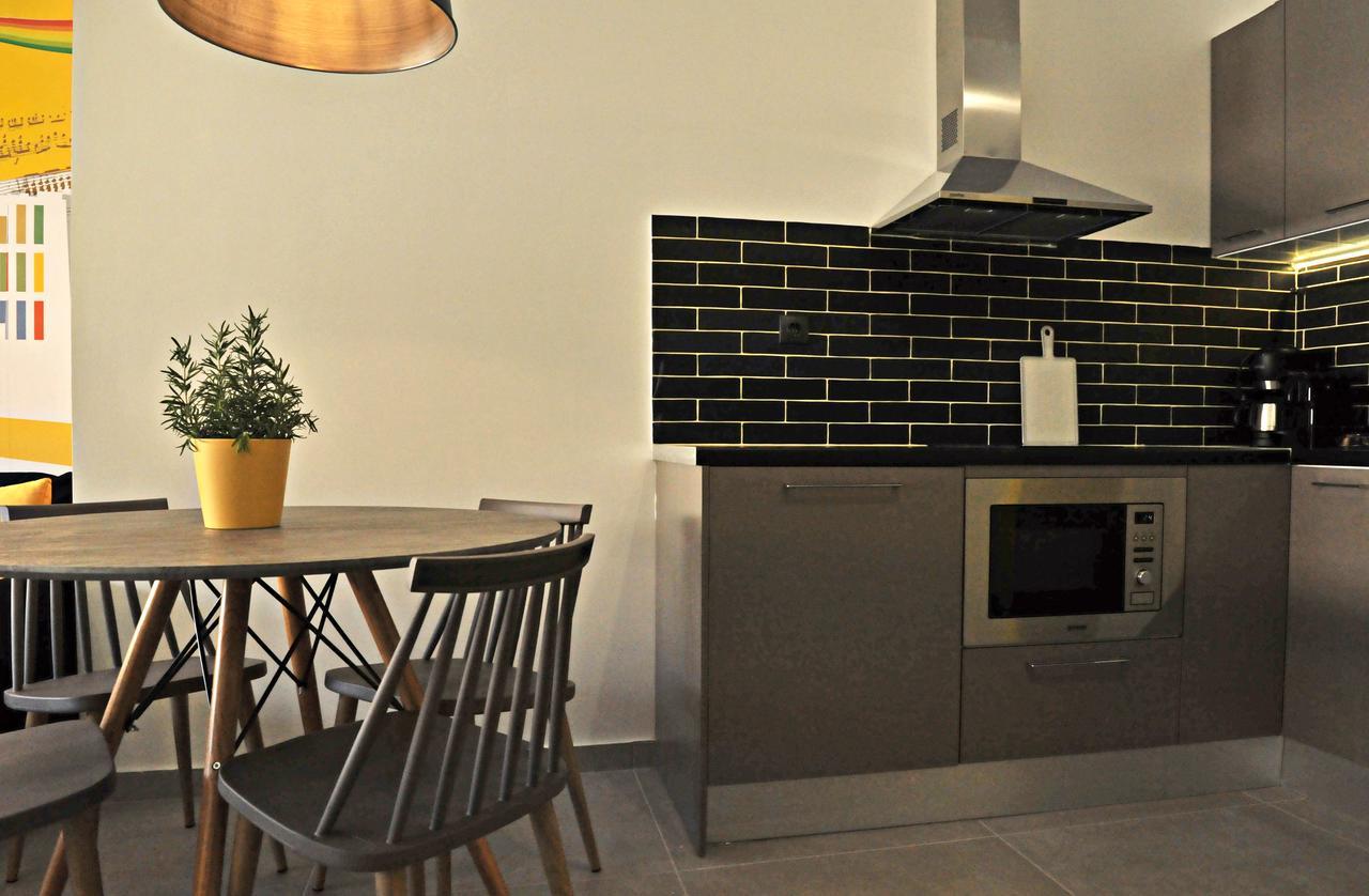 The Athenians Modern Apartments Экстерьер фото