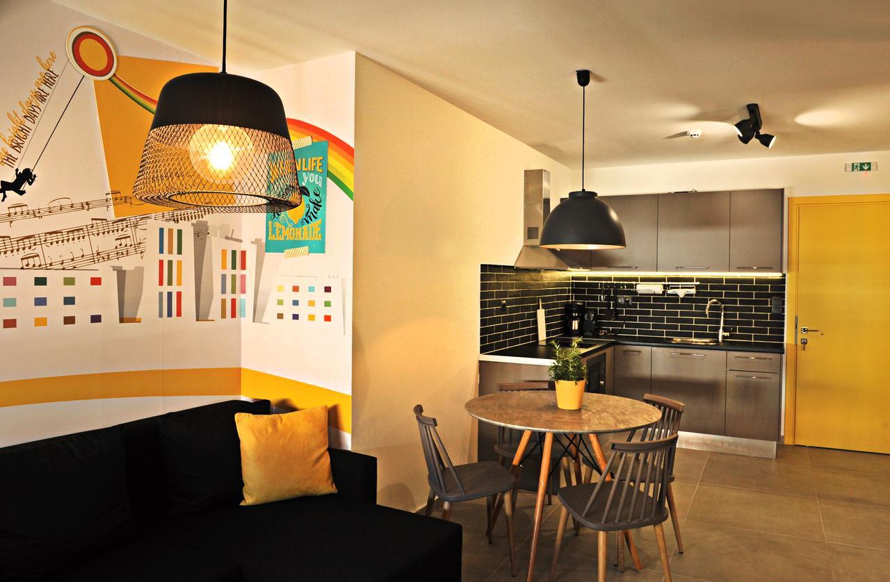 The Athenians Modern Apartments Экстерьер фото